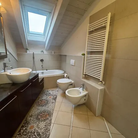 Casa Mary, A Comfortable Attic Near The