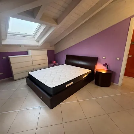 Casa Mary, A Comfortable Attic Near The Appartamento