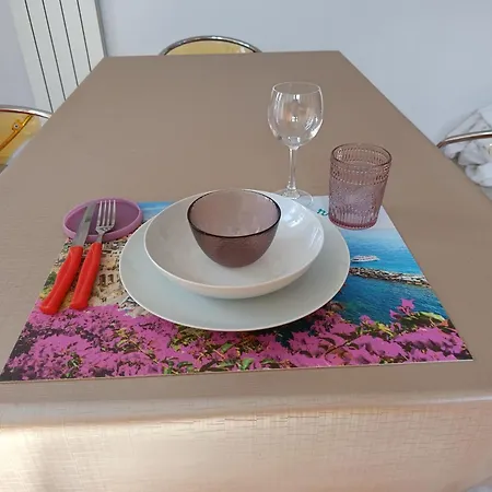 Casa Mary, A Comfortable Attic Near The Beach-lavagna Centro