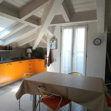 Appartamento Casa Mary, A Comfortable Attic Near The Beach-lavagna Centro Lavagna